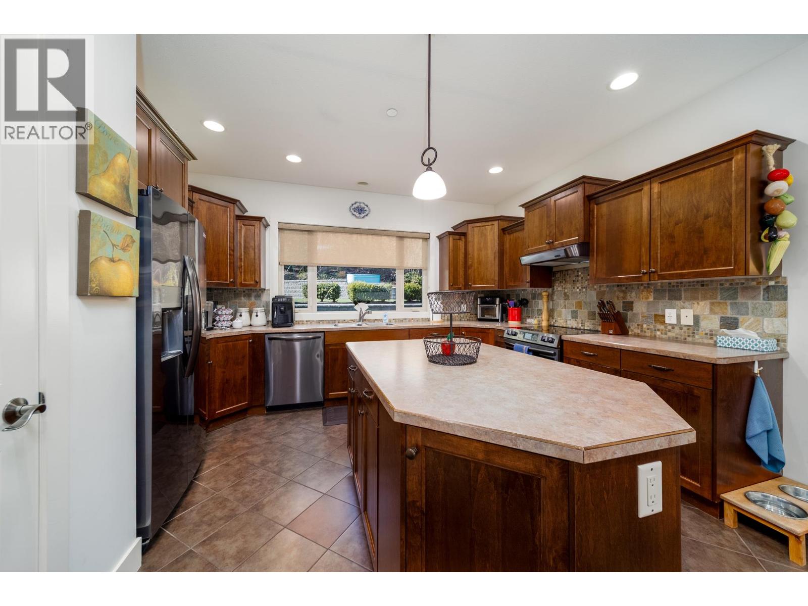  220 Terrace Hill Place, Kelowna