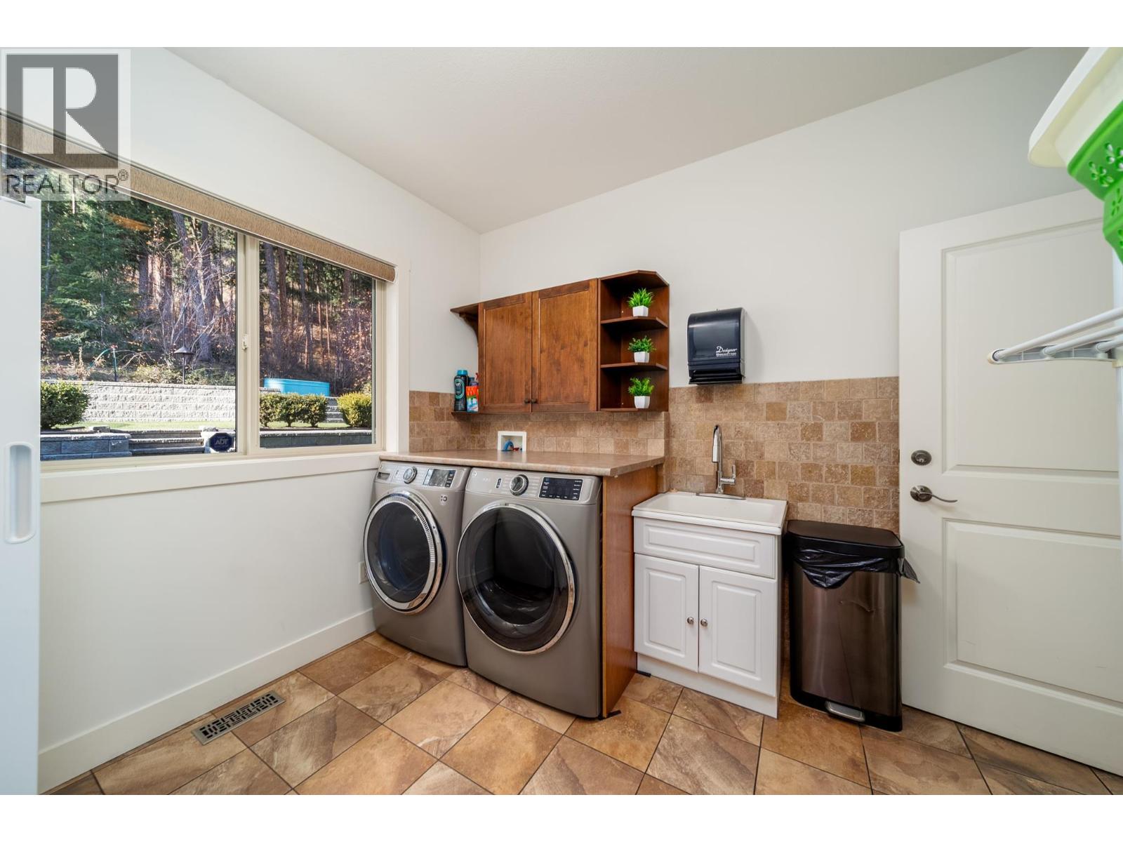  220 Terrace Hill Place, Kelowna