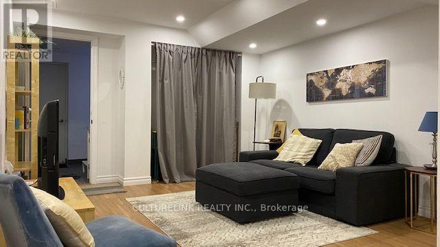 Photo of 119 Montrose Avenue