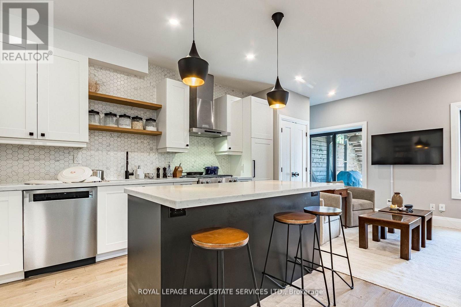 238 Garden Avenue, Toronto, ON photo 25