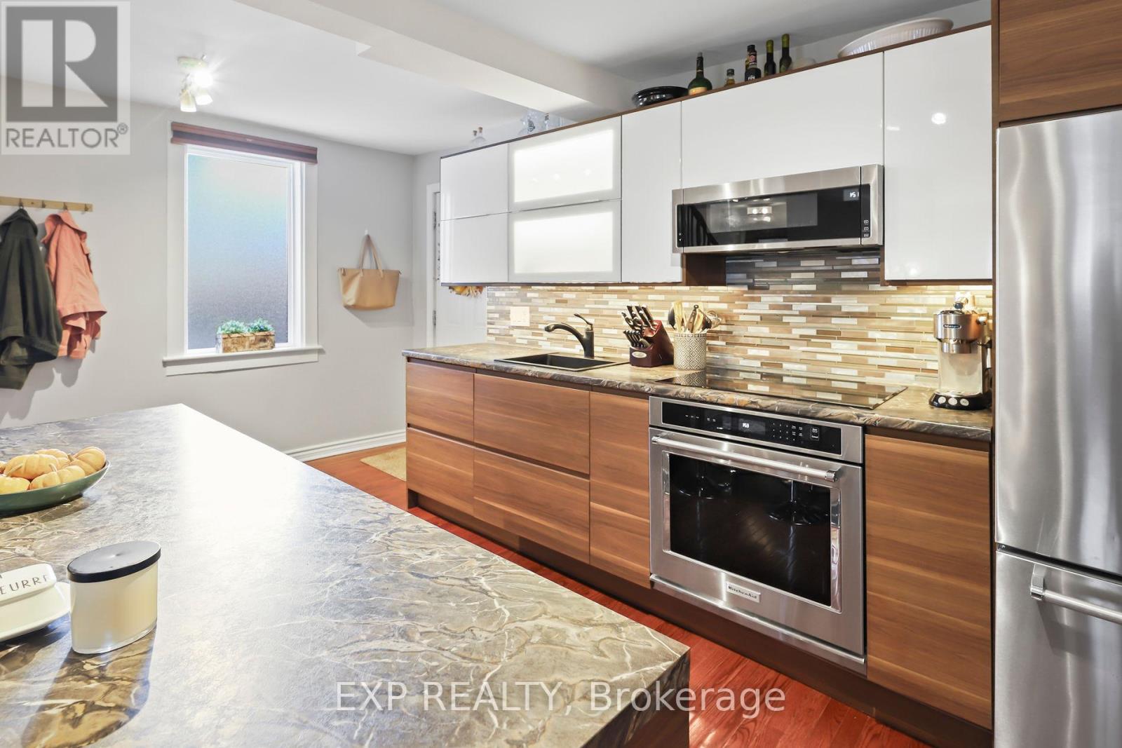 42 Hess Street North, Hamilton, ON photo 10