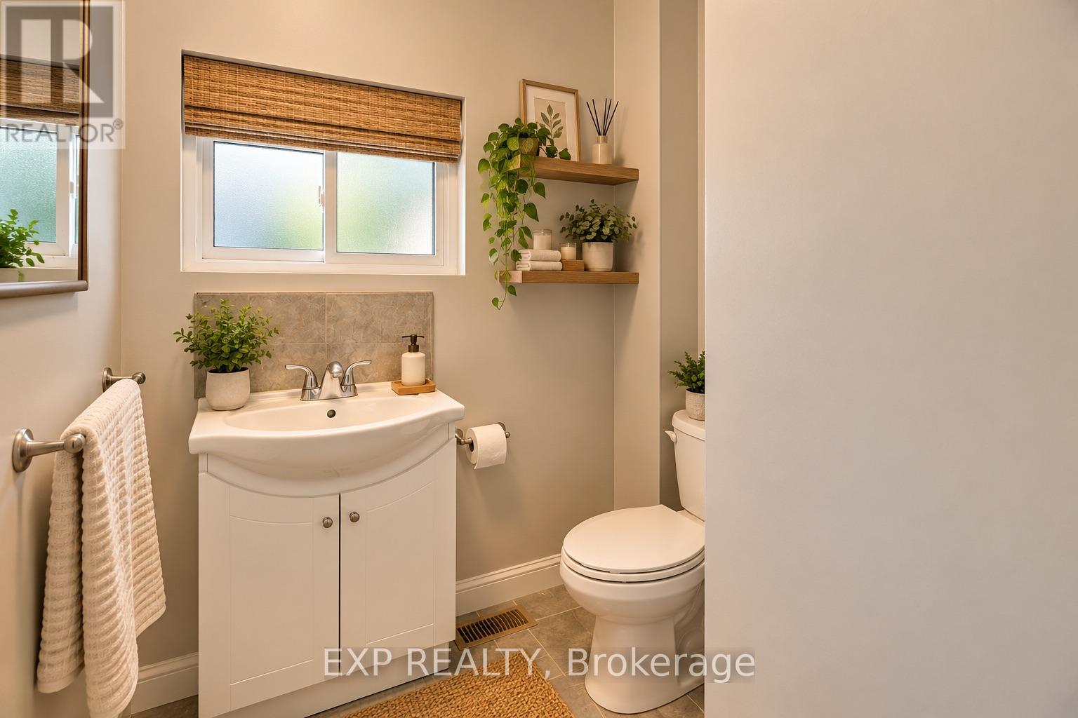 42 Hess Street North, Hamilton, ON photo 17