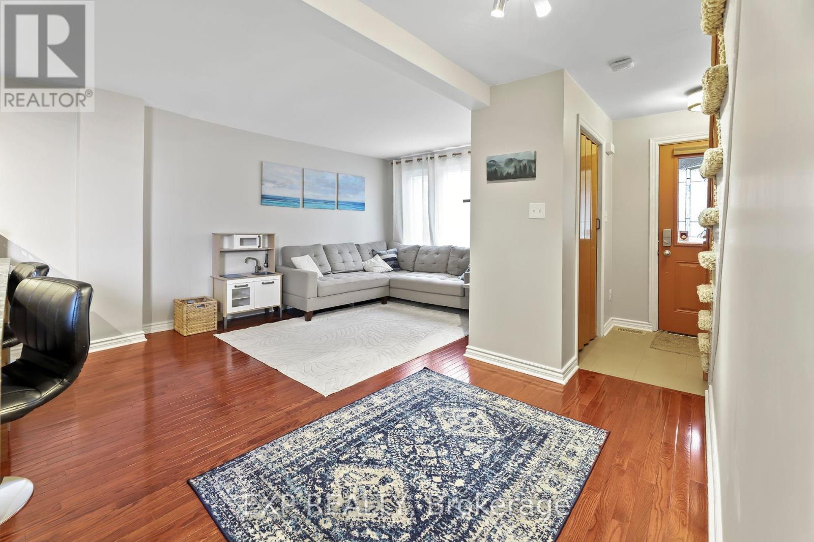 42 Hess Street North, Hamilton, ON photo 3