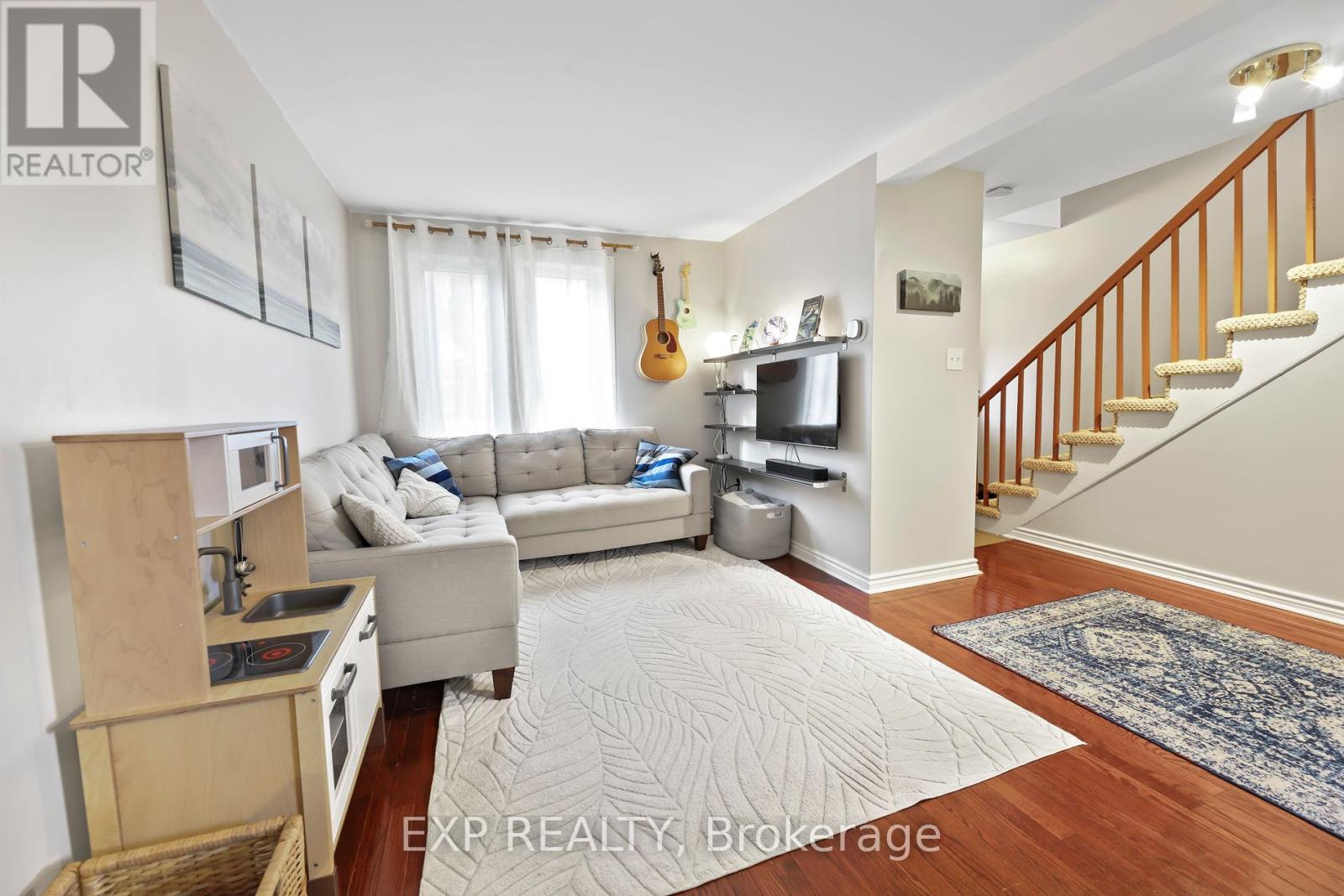 42 Hess Street North, Hamilton, ON photo 5