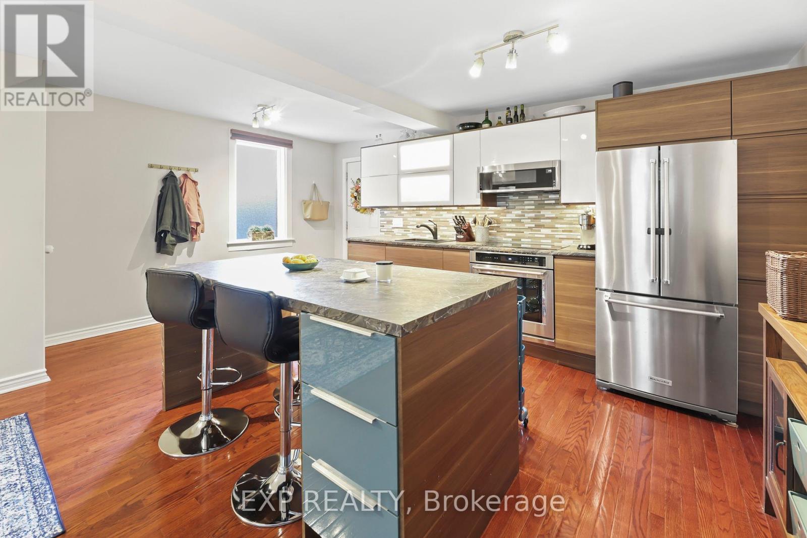 42 Hess Street North, Hamilton, ON photo 7
