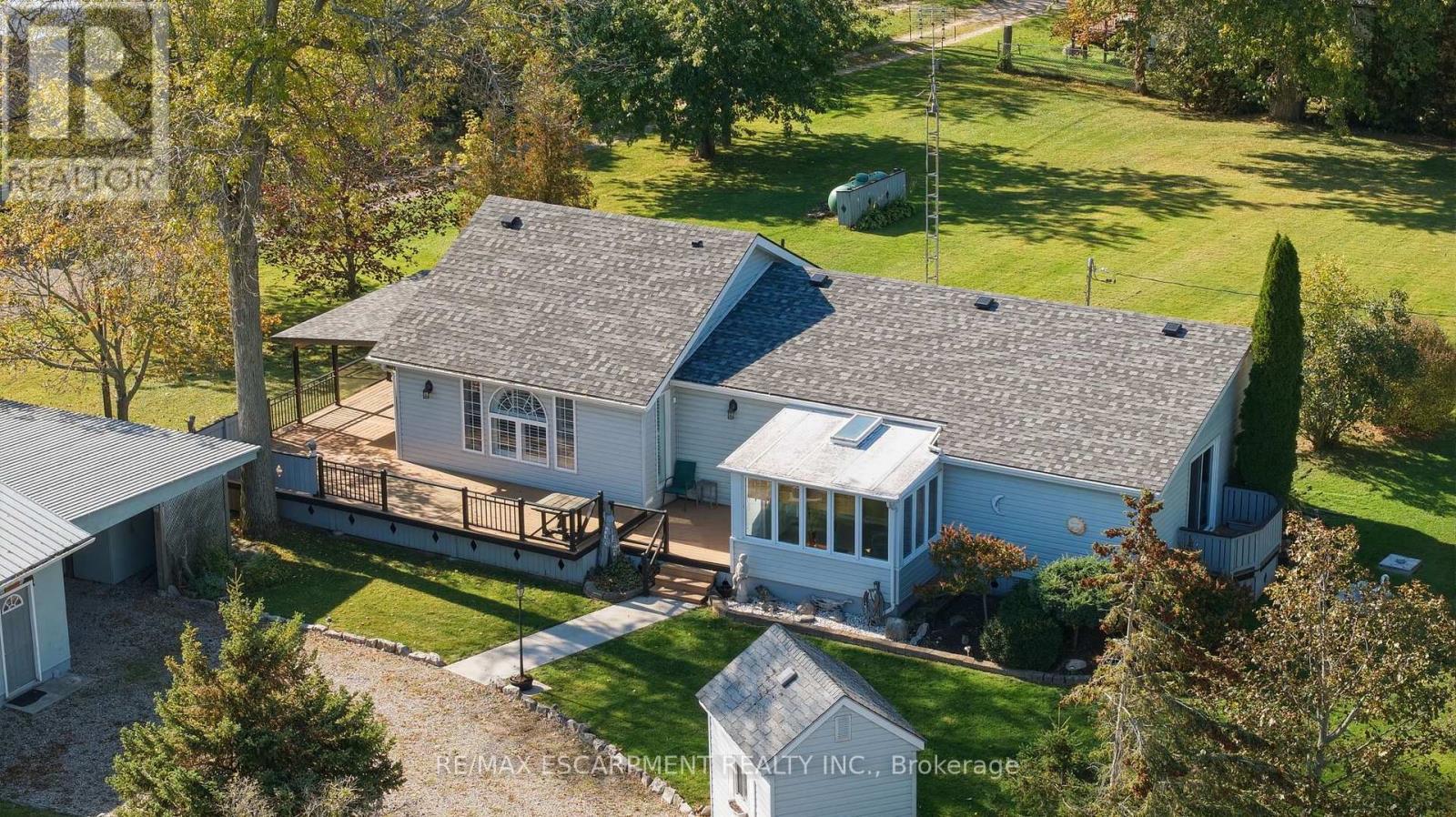 1022 Lakeshore Road, Haldimand, ON photo 2