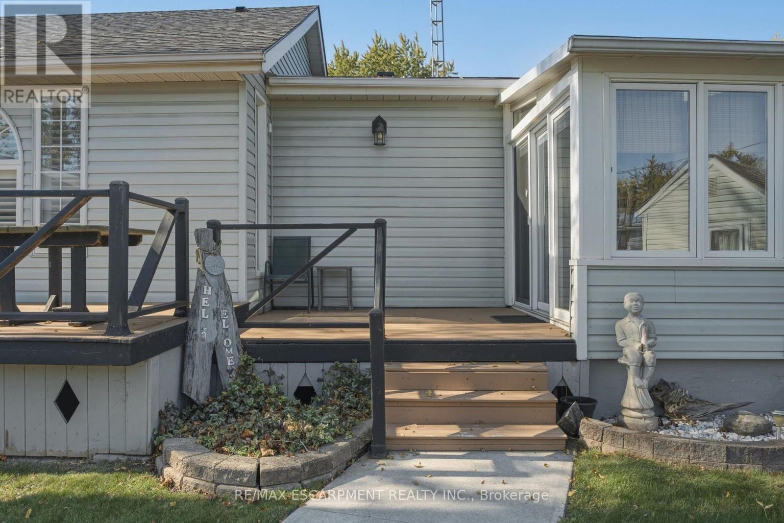 1022 Lakeshore Road, Haldimand, ON photo 4