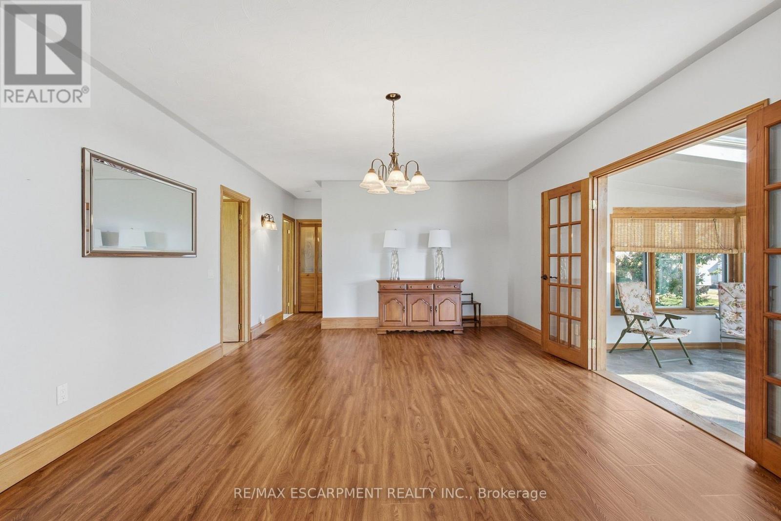 1022 Lakeshore Road, Haldimand, ON photo 9