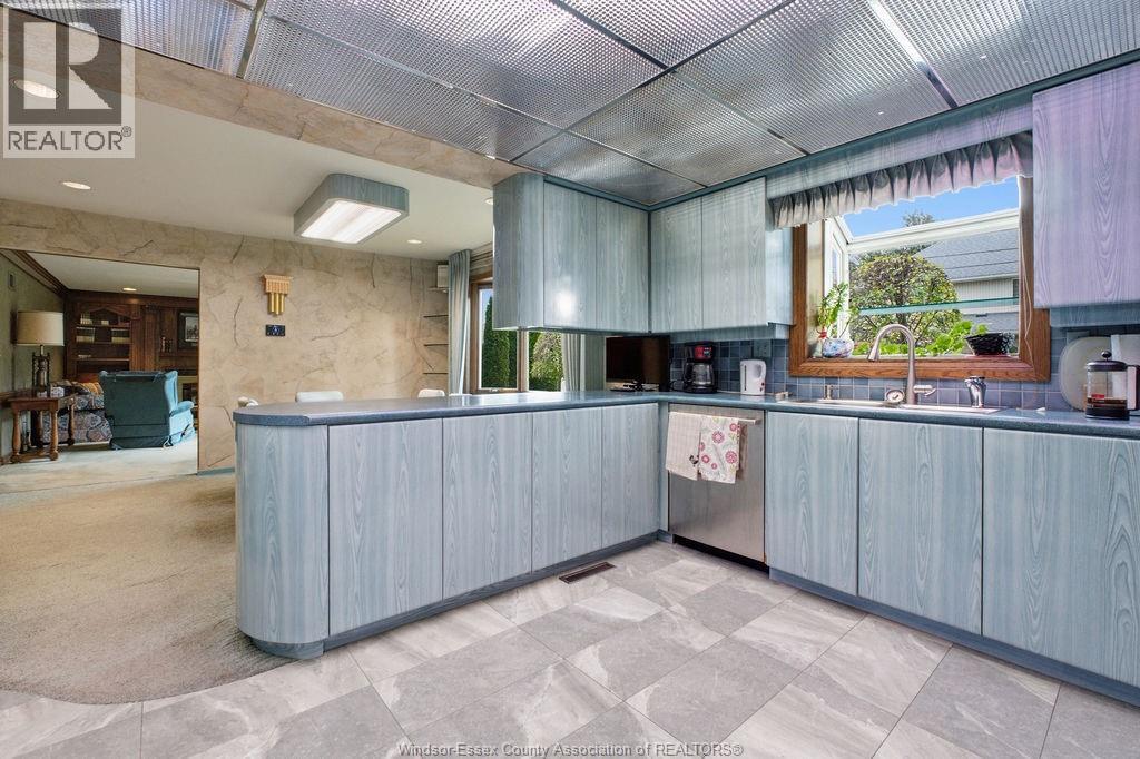 3590 HUNTINGTON AVENUE - 19