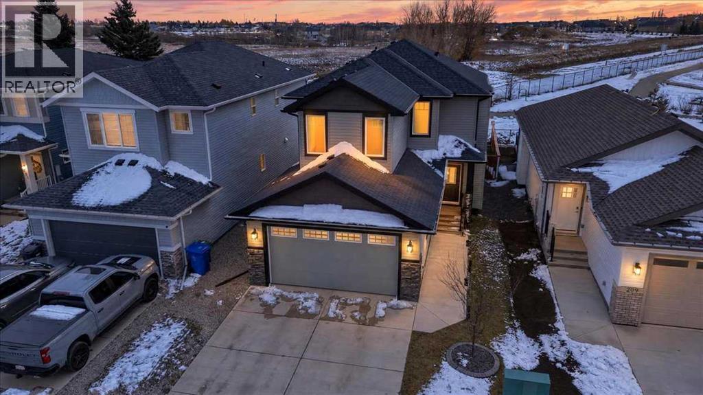 213 Wildrose Drive, Strathmore