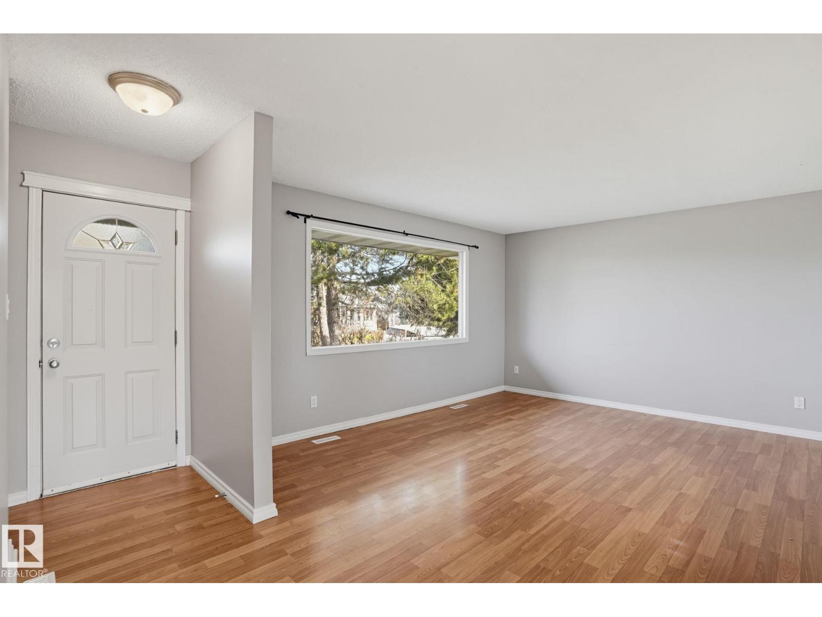 64 WINCHESTER AV, Spruce Grove — photo 4