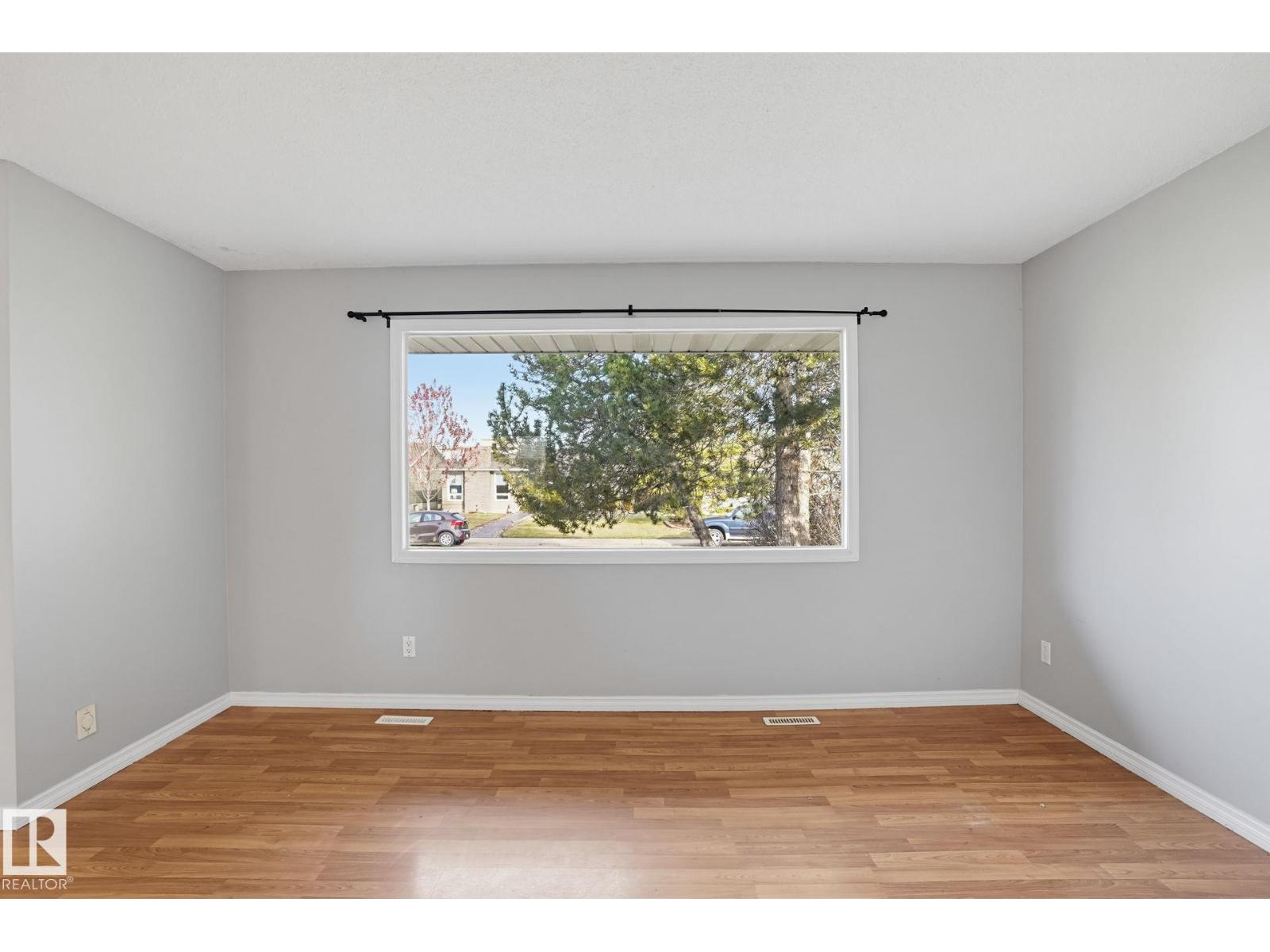 64 WINCHESTER AV, Spruce Grove — photo 5