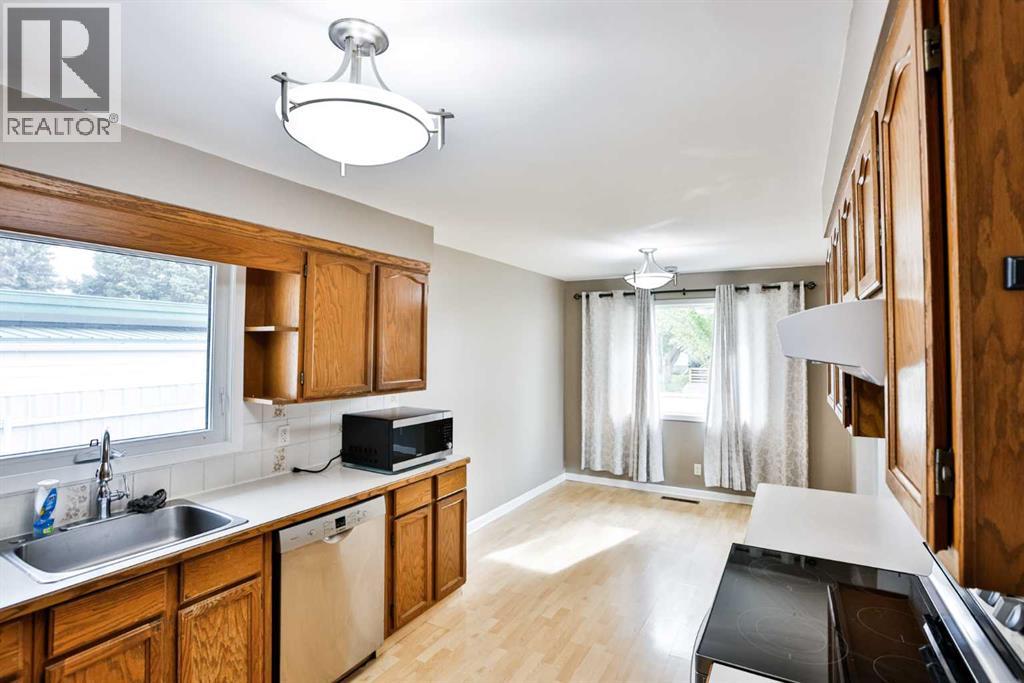 1019 31A Street S, photo 11 of 27