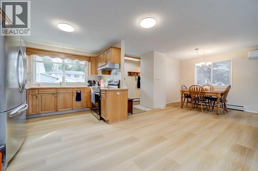 550 Charlotte Street, photo 11 of 48