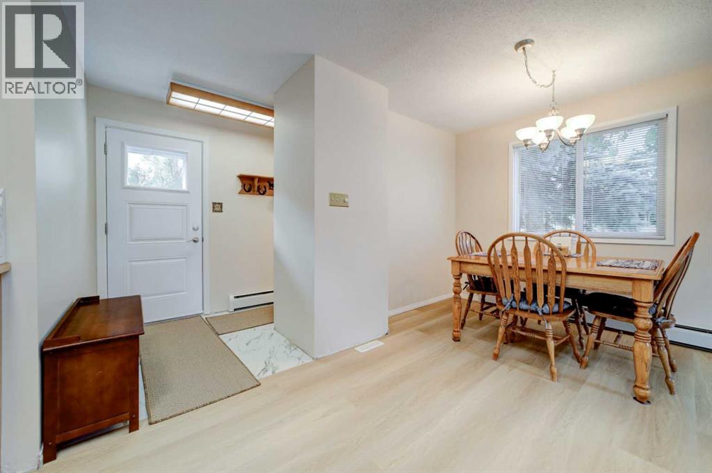 550 Charlotte Street, photo 12 of 48