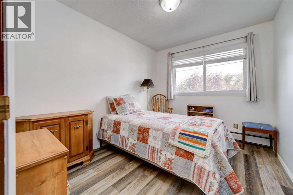 550 Charlotte Street, photo 18 of 48