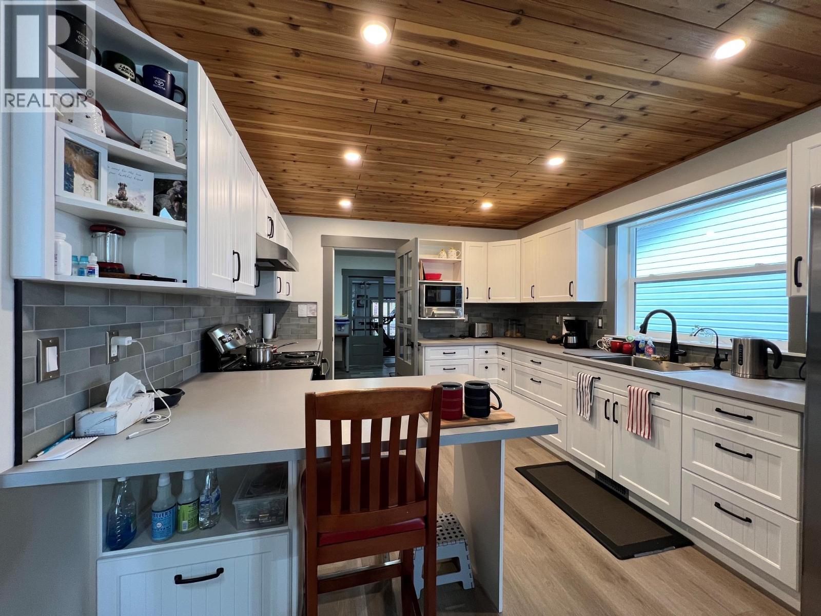 839 8th Avenue, Vernon - Image 1