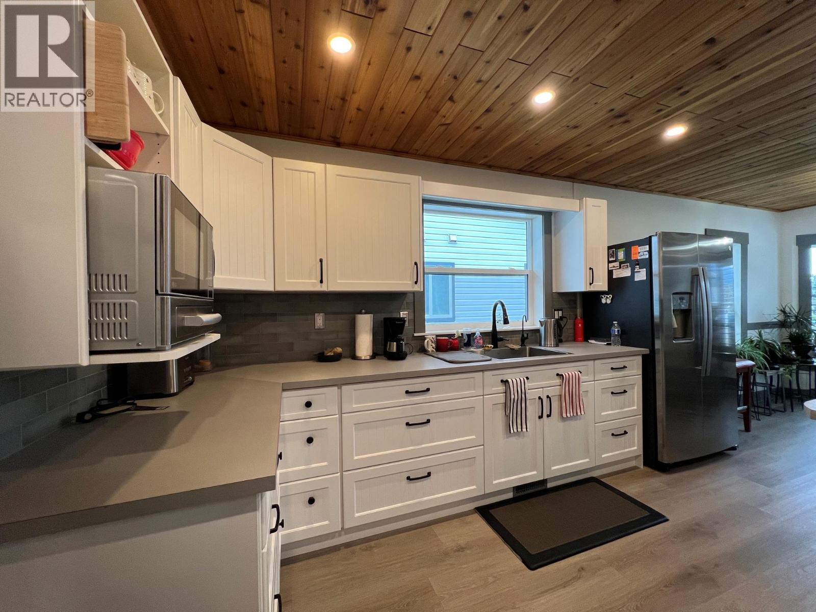 839 8th Avenue, Vernon - Image 1