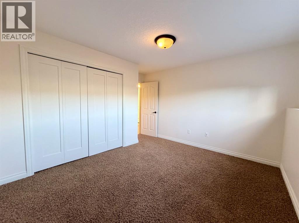 122 12 Avenue NE, Sundre — photo 28