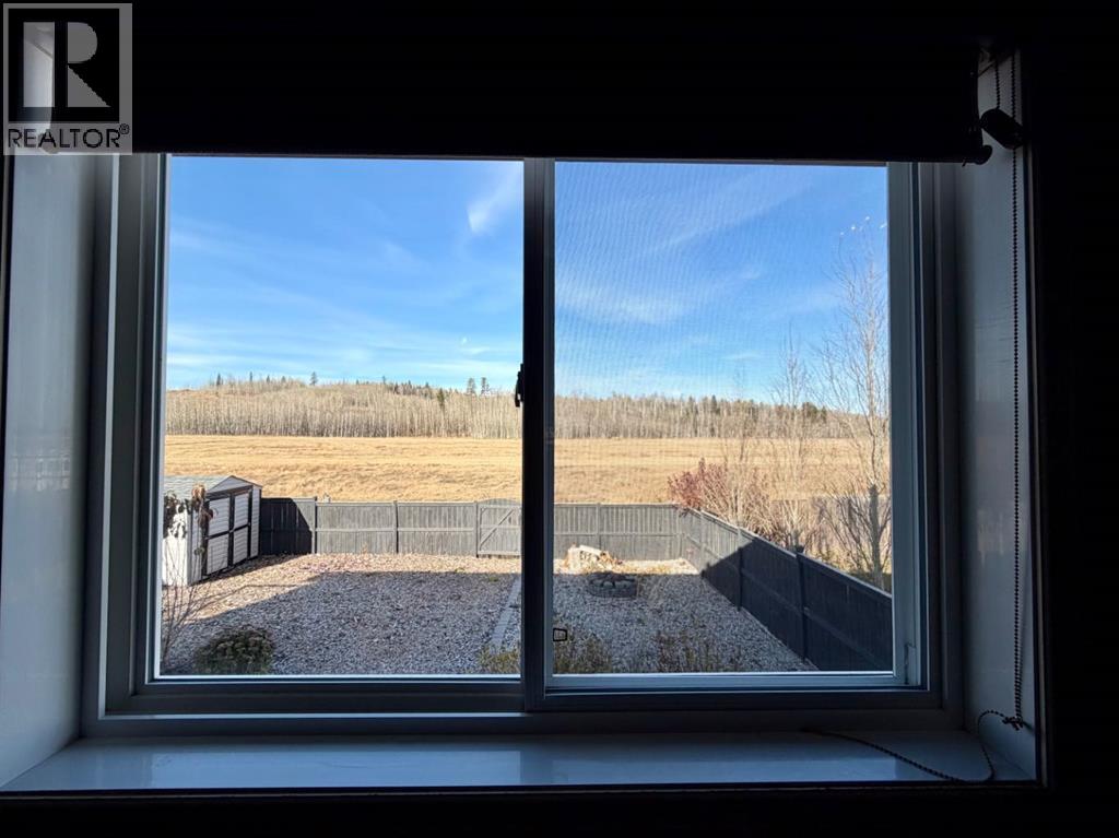 122 12 Avenue NE, Sundre — photo 17