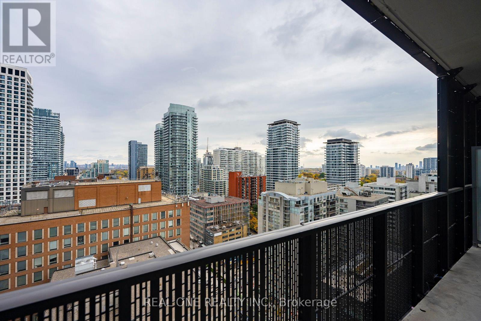 Photo of 8 eglinton Avenue
