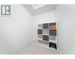 1509 - 8 Eglinton Avenue E, Toronto, ON M4P0C1 Photo 9