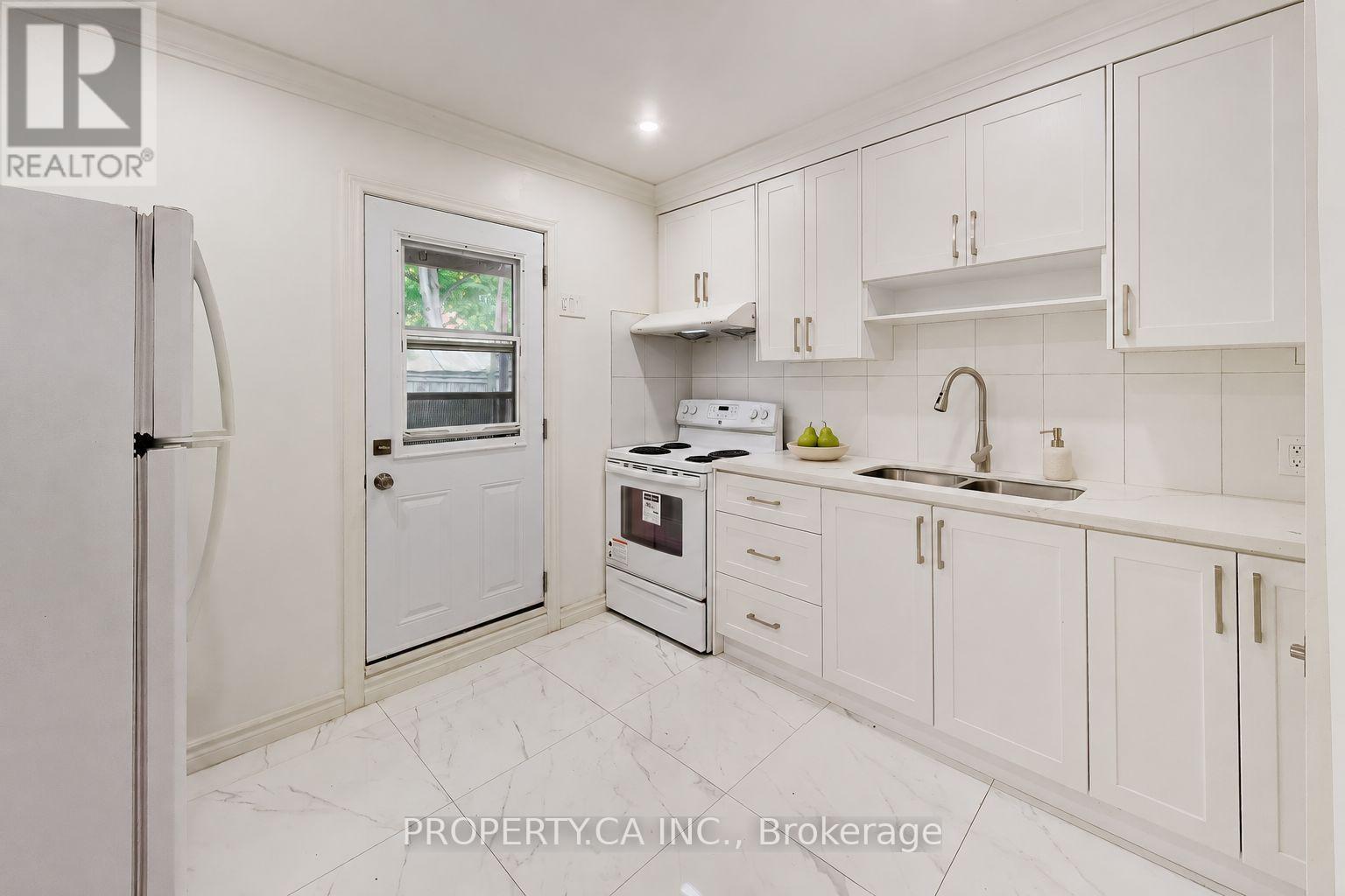 3 Clinton Place, Toronto, ON photo 13