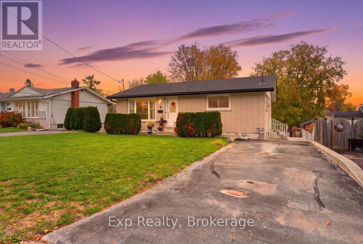 5 KIDD AVENUE, Quinte West