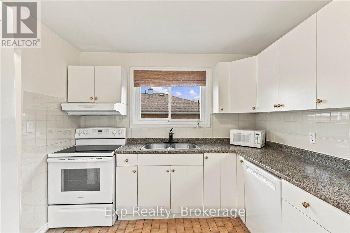 5 Kidd Avenue, Quinte West, ON photo 13