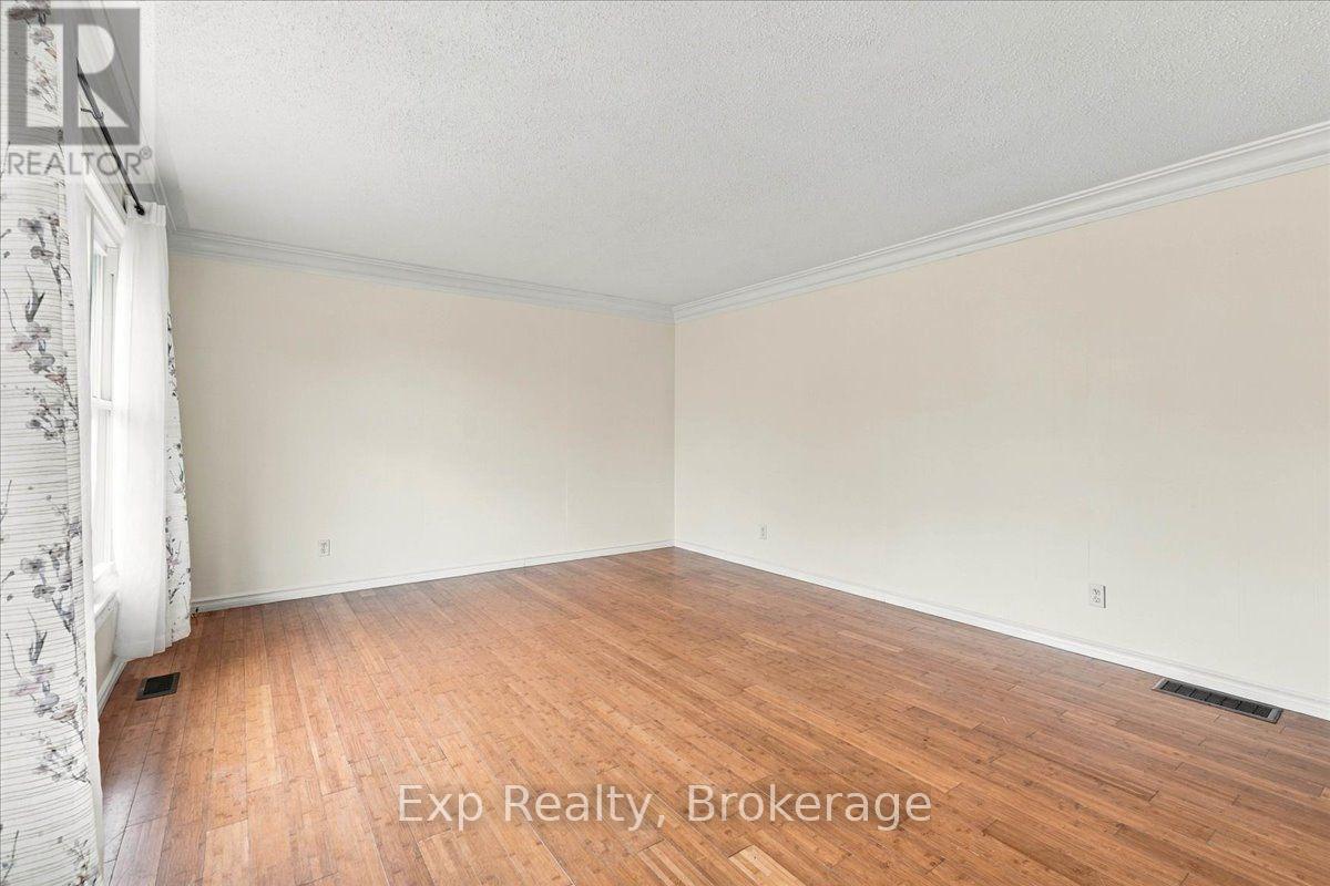 5 Kidd Avenue, Quinte West, ON photo 7