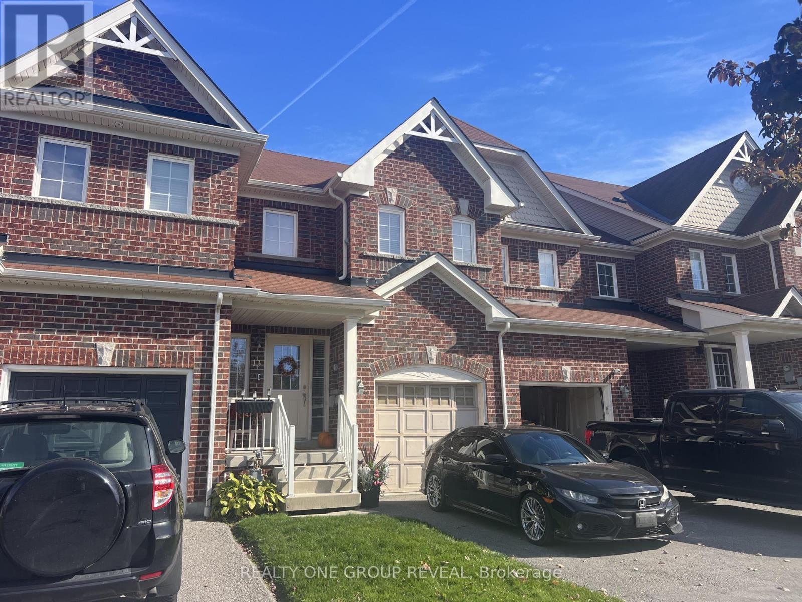 13 Enderly Street, Ajax, ON photo 1
