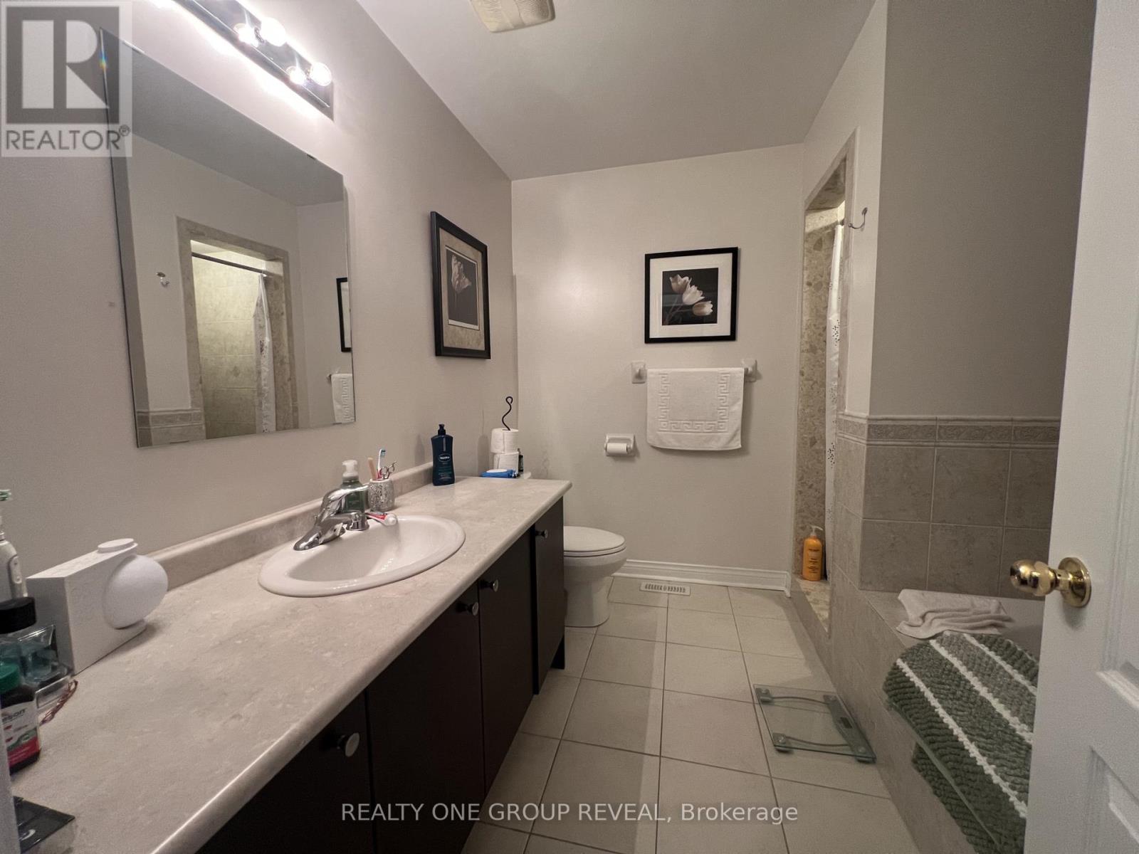 13 Enderly Street, Ajax, ON photo 11