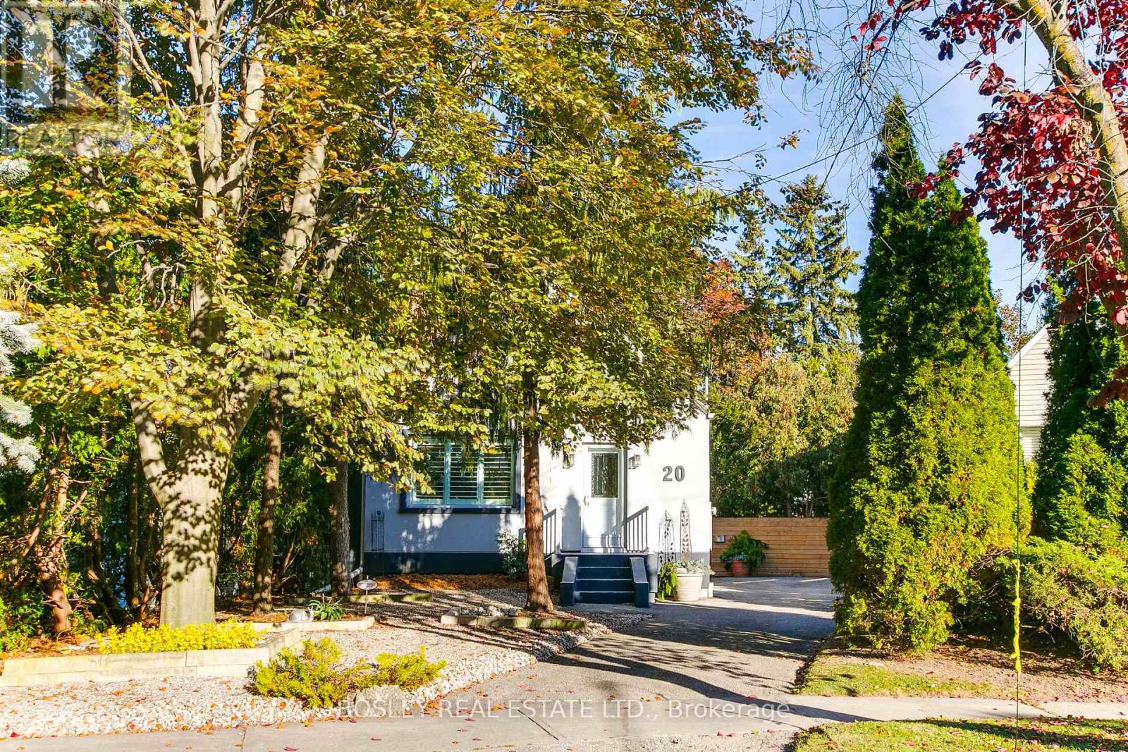 Photo of 20 CLAIRLEA CRESCENT
