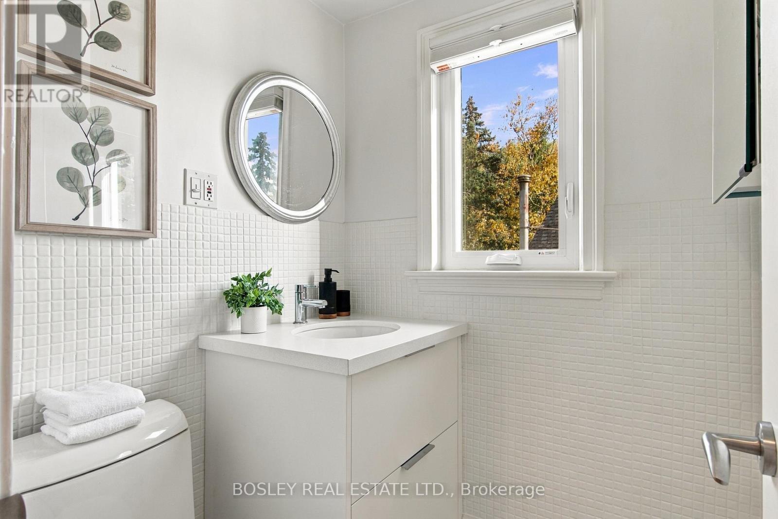 20 Clairlea Crescent, Toronto, ON photo 27