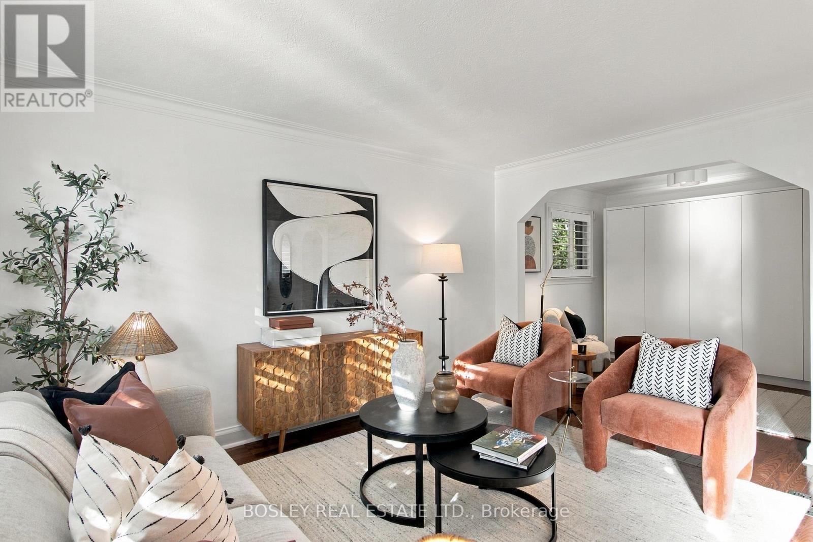 20 Clairlea Crescent, Toronto, ON photo 8