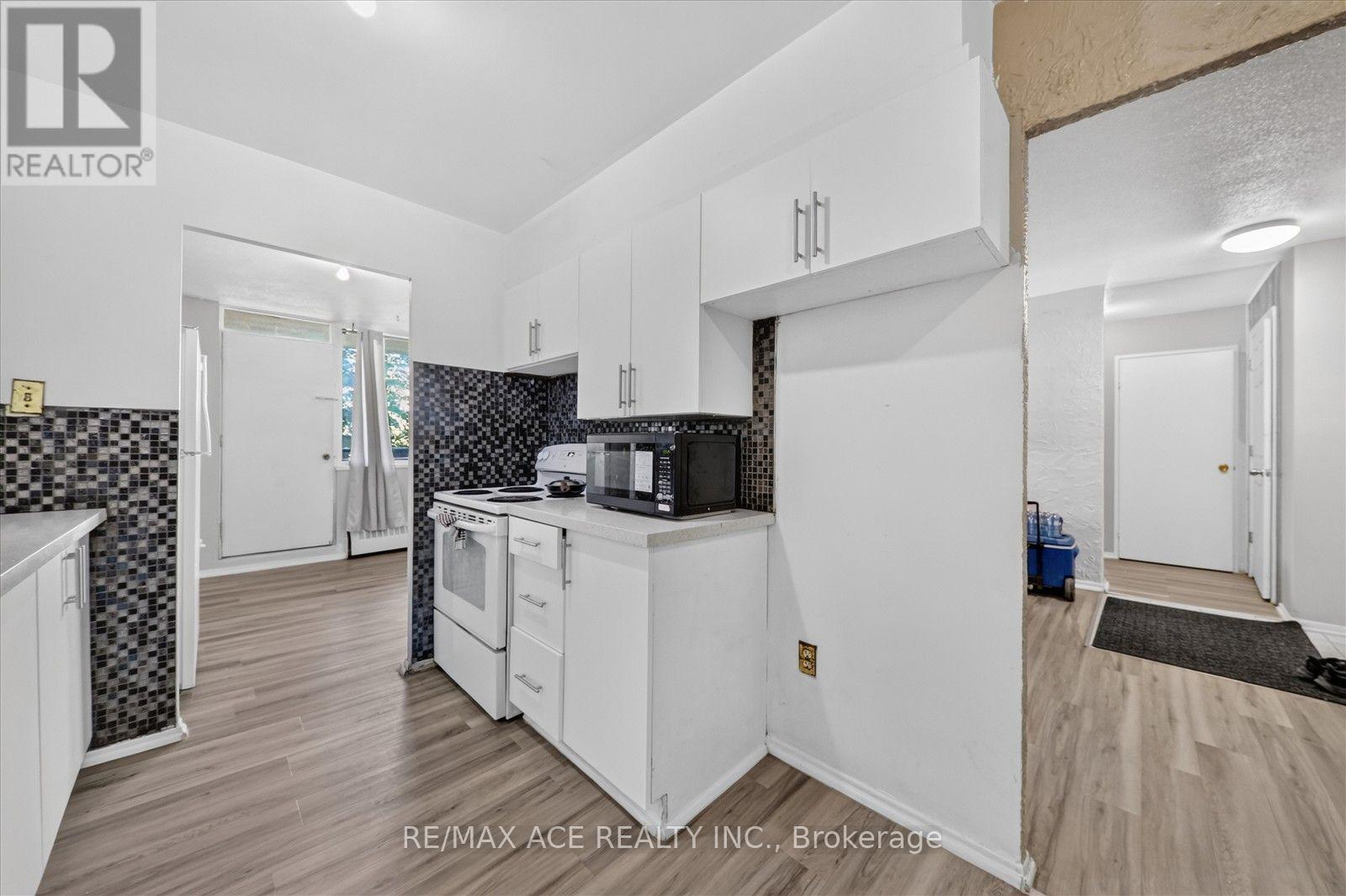 311- 180 Markham Road, Toronto, ON photo 18