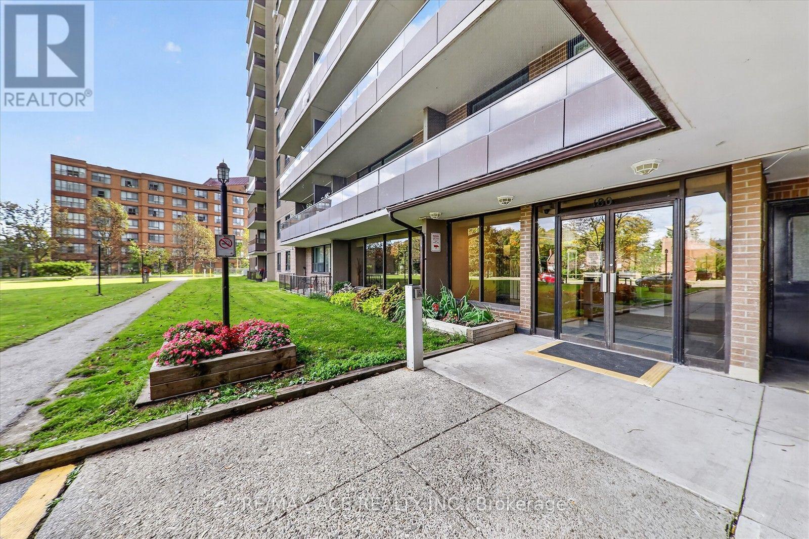 Photo of 311 - 180 MARKHAM ROAD