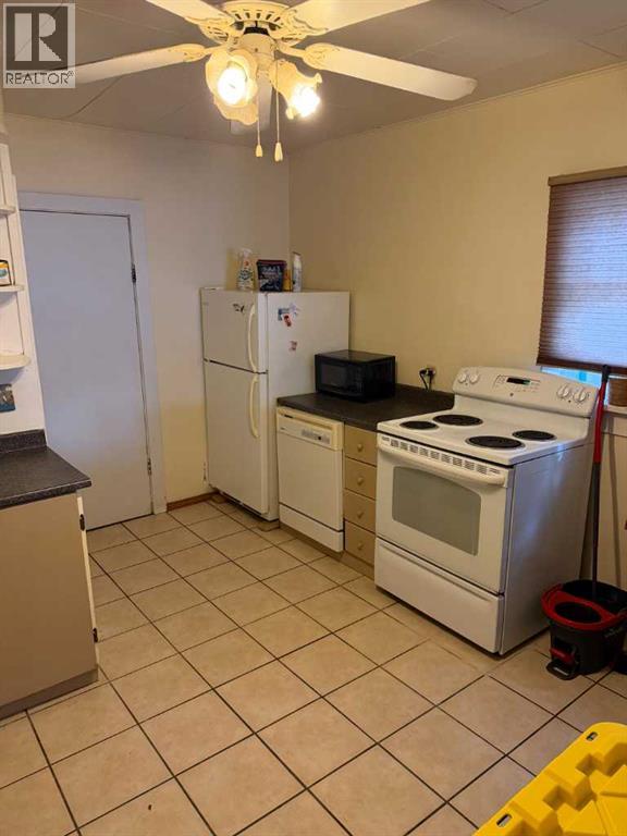 762 9 Street SE, photo 7 of 13