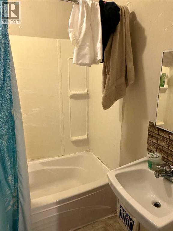 762 9 Street SE, photo 12 of 13