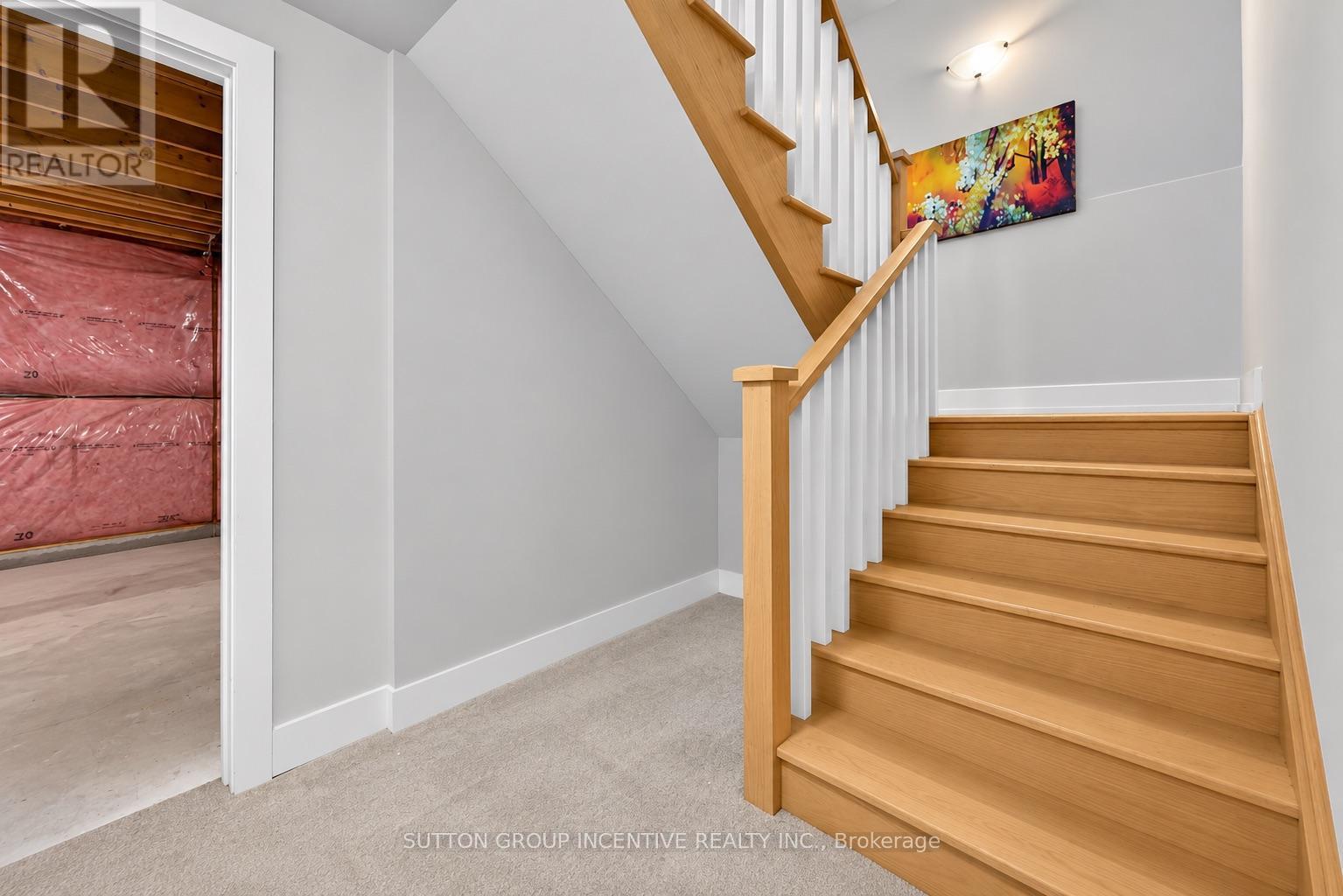 1 Rice Lane, Orillia photo 17