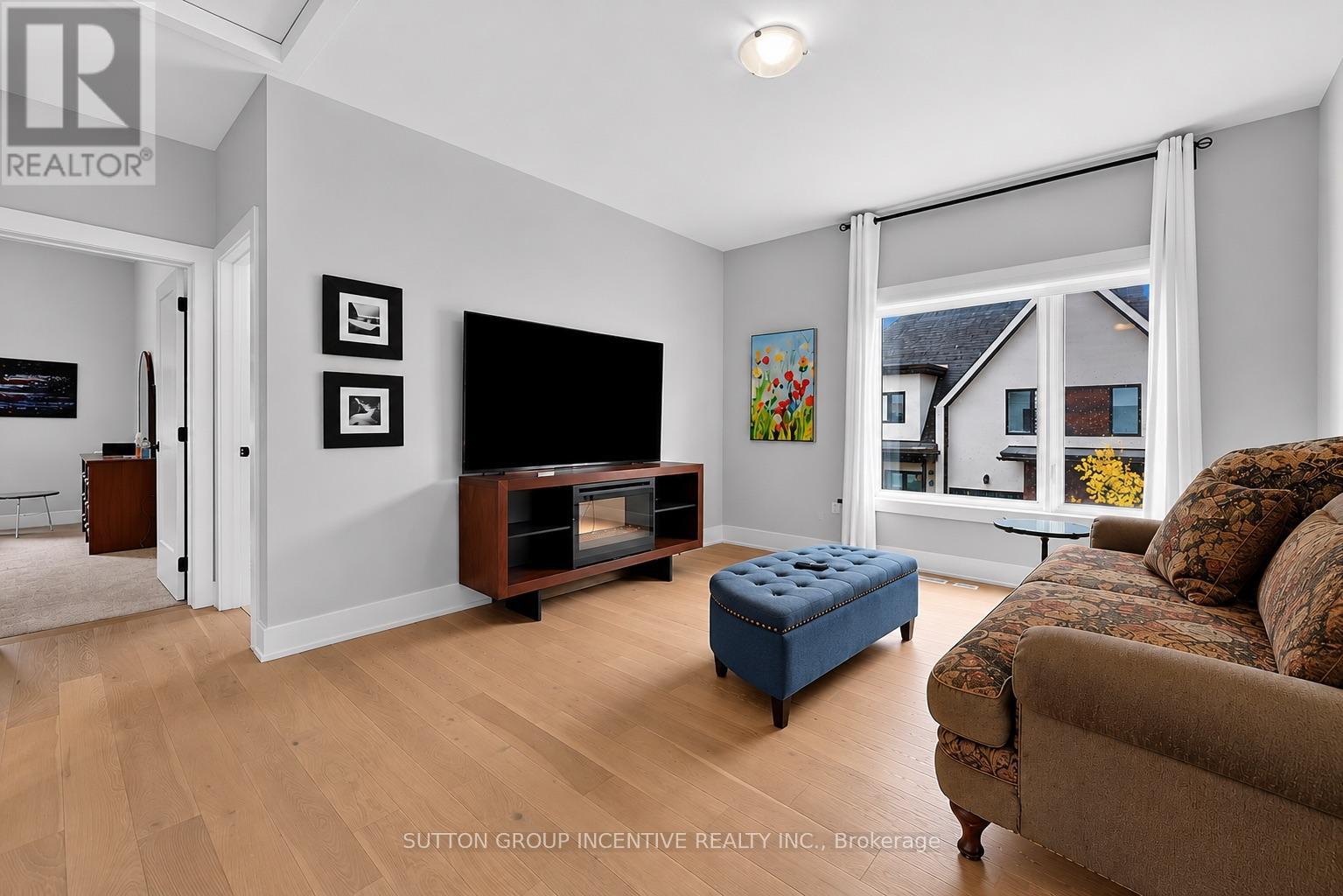 1 Rice Lane, Orillia photo 18