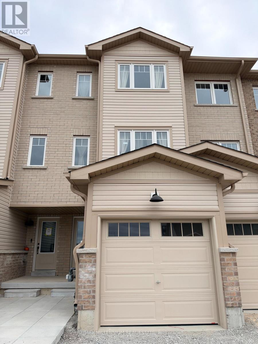 39 FLAN BOULEVARD, Barrie (Painswick North)