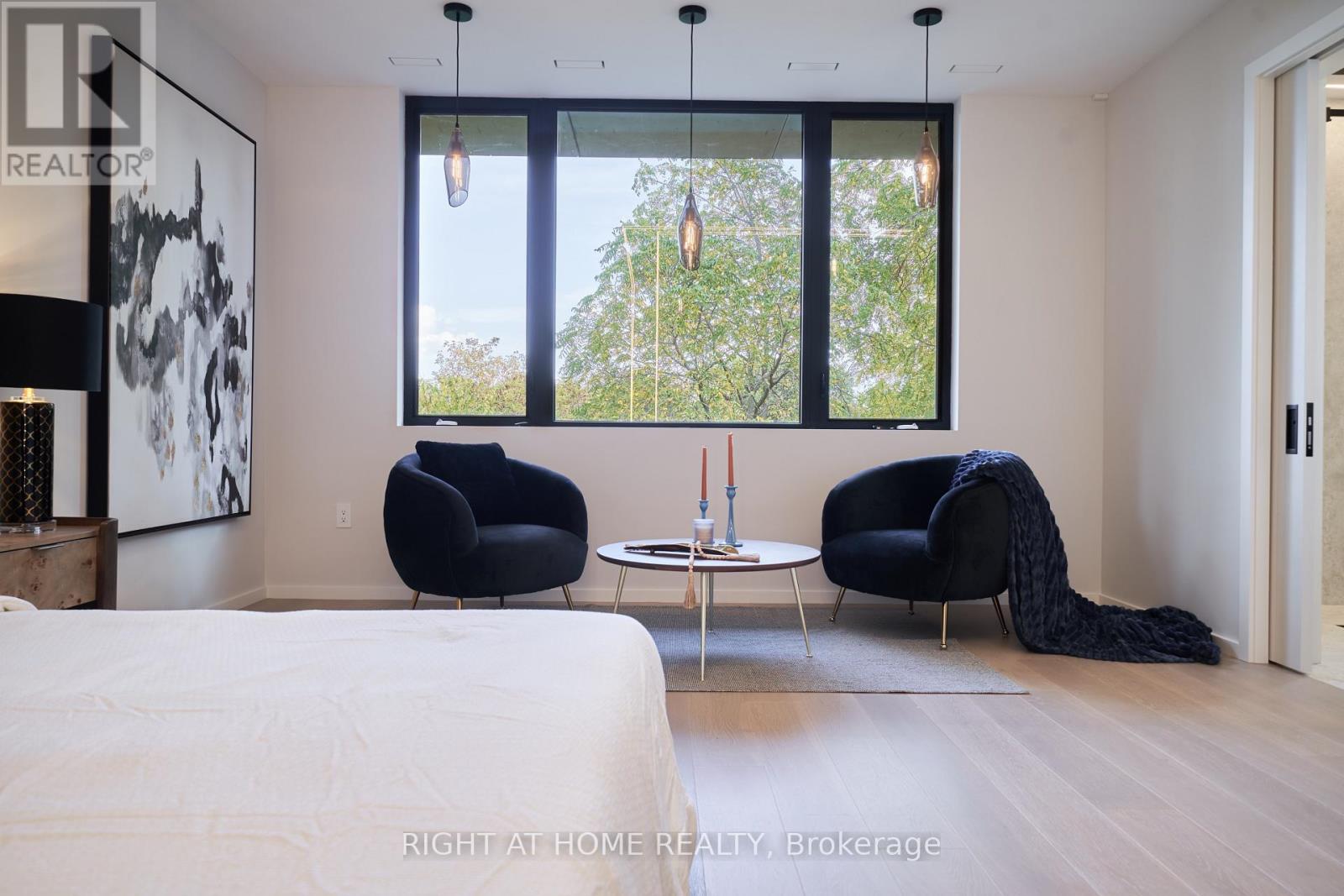 4675 Dundas Street West, Toronto, ON photo 15