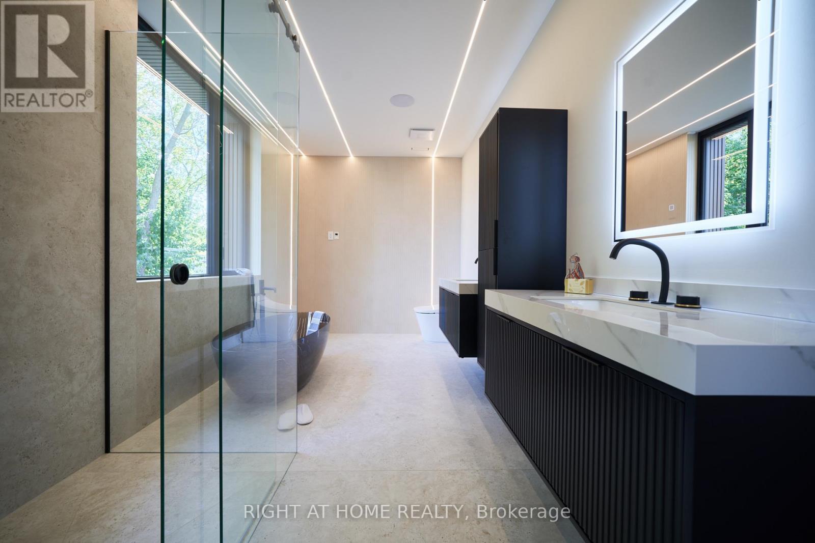 4675 Dundas Street West, Toronto, ON photo 16