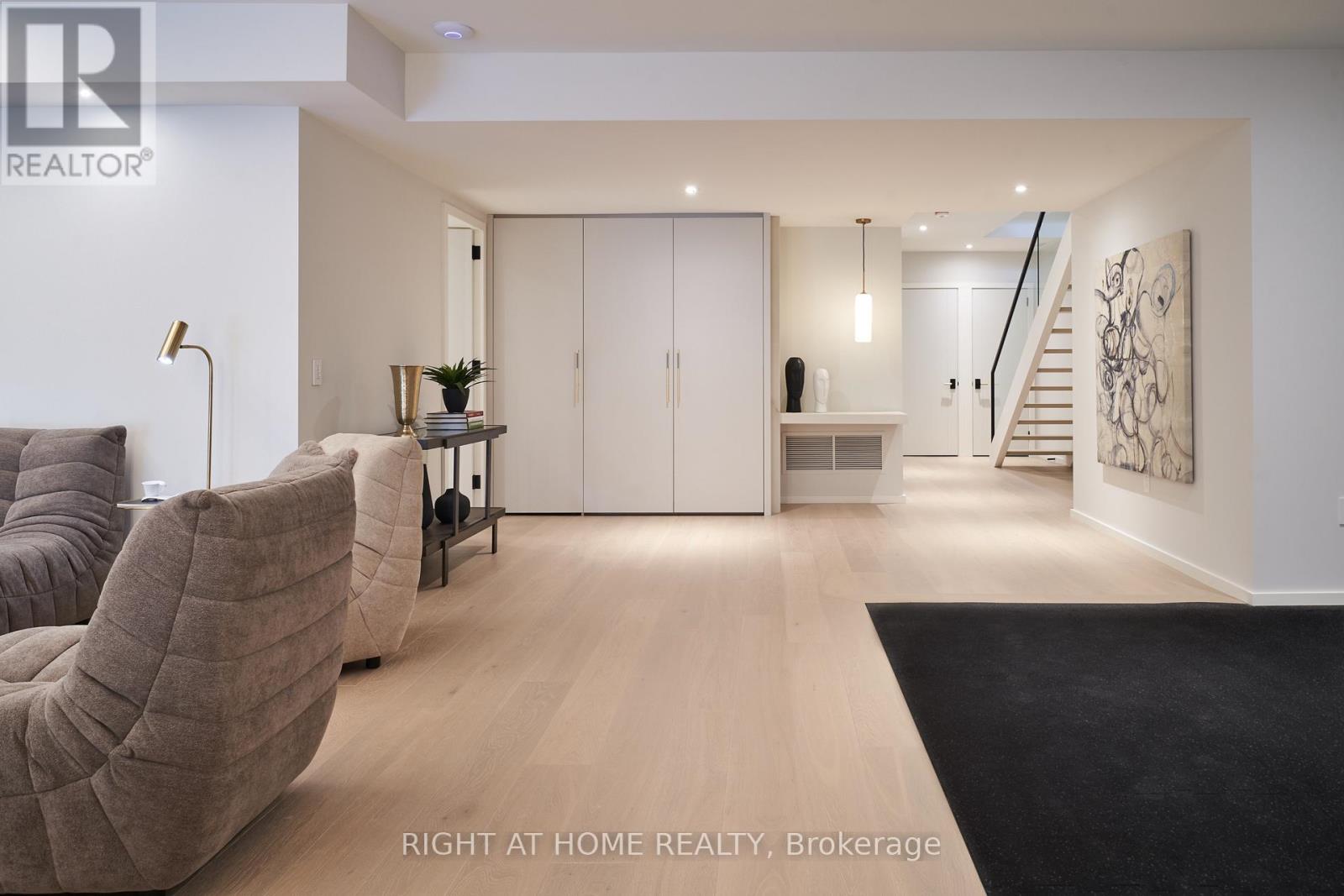 4675 Dundas Street West, Toronto, ON photo 24