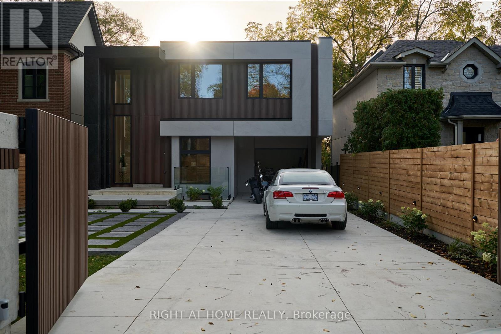 4675 Dundas Street West, Toronto, ON photo 29