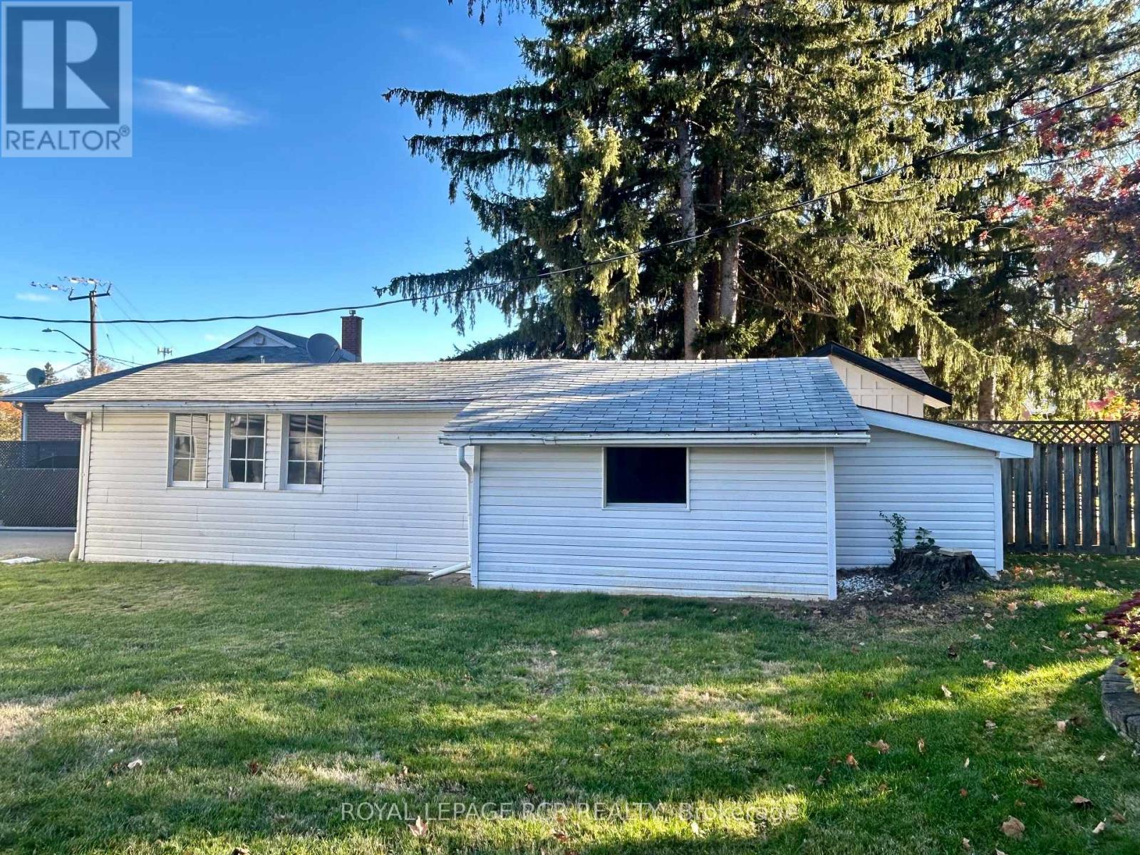 34 ELIZABETH STREET, Orangeville — photo 2