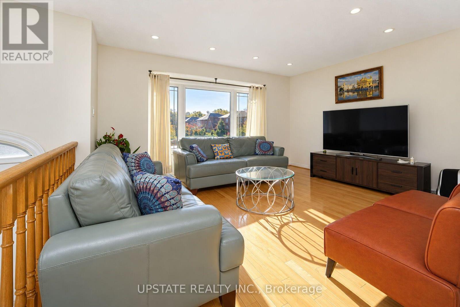 28 BRAEMORE ROAD, Brampton (Brampton West) — photo 3