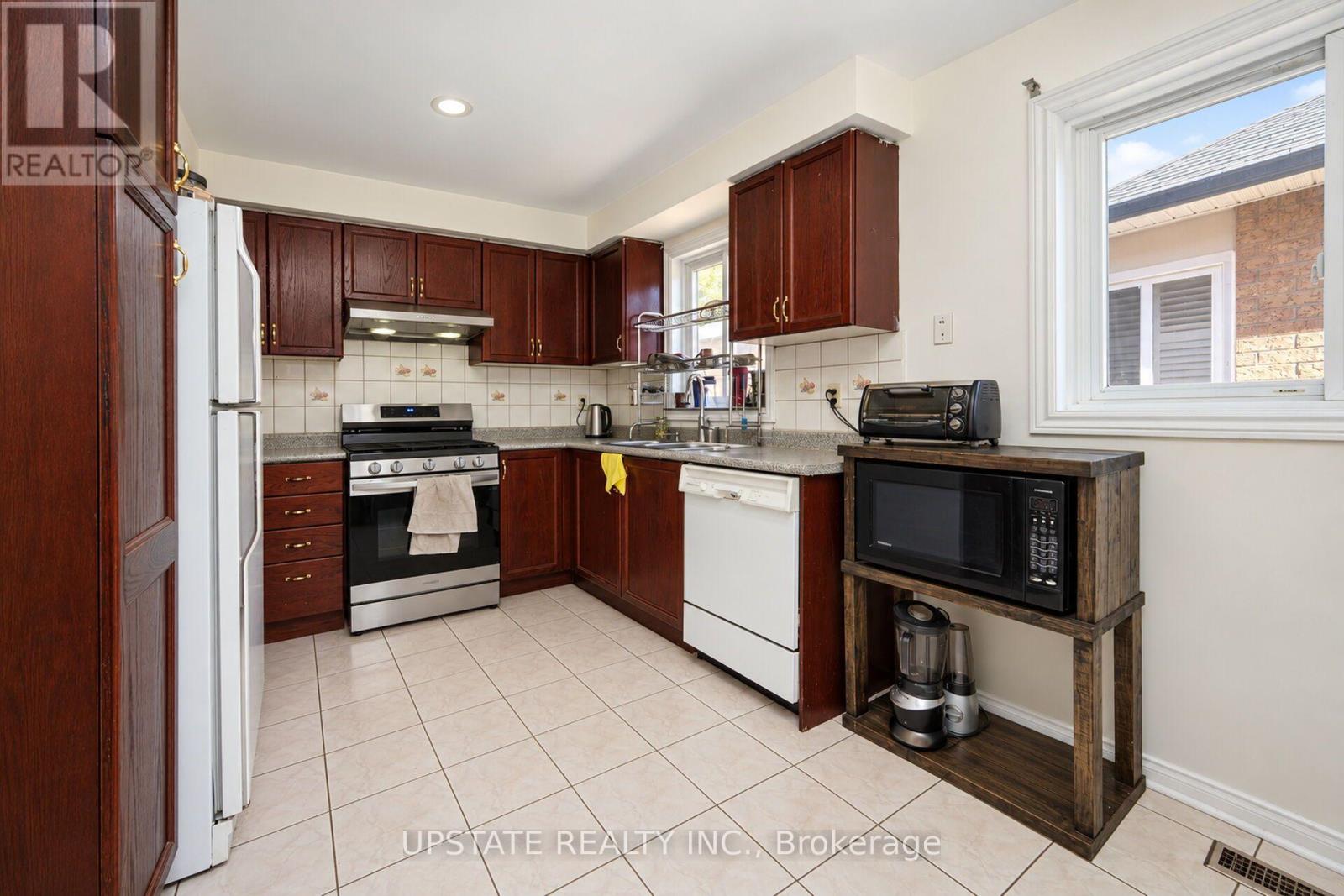 28 BRAEMORE ROAD, Brampton (Brampton West) — photo 9