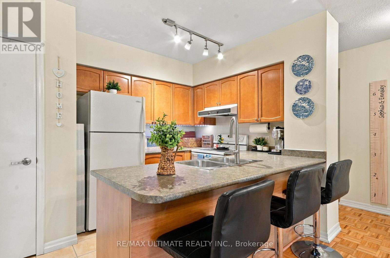 501 - 38 FONTENAY COURT, Toronto (Edenbridge-Humber Valley) — photo 3